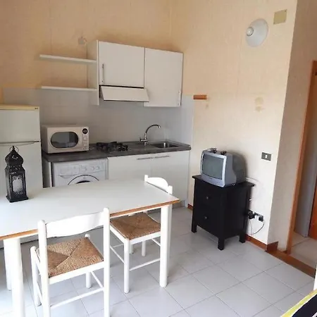 Bilocale A 100 Mt Dal Mare A - M056